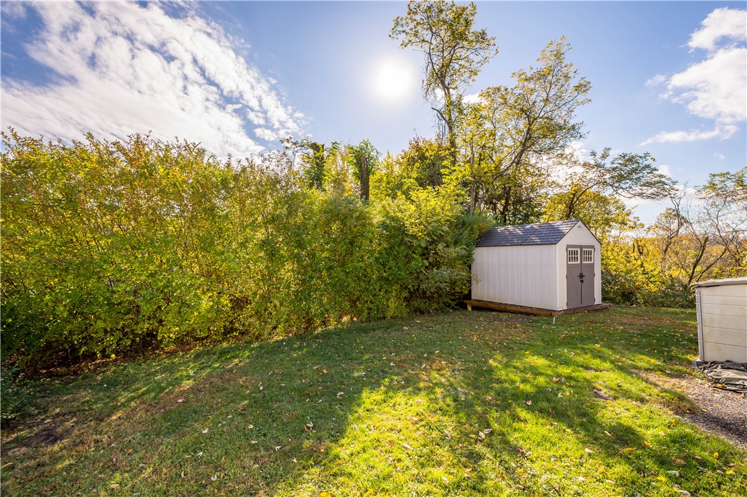 2 Roundtop Drive