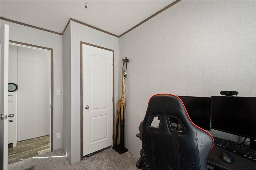 2 Roundtop Drive