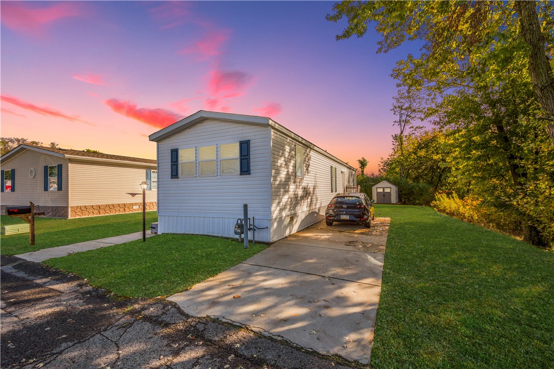 2 Roundtop Drive