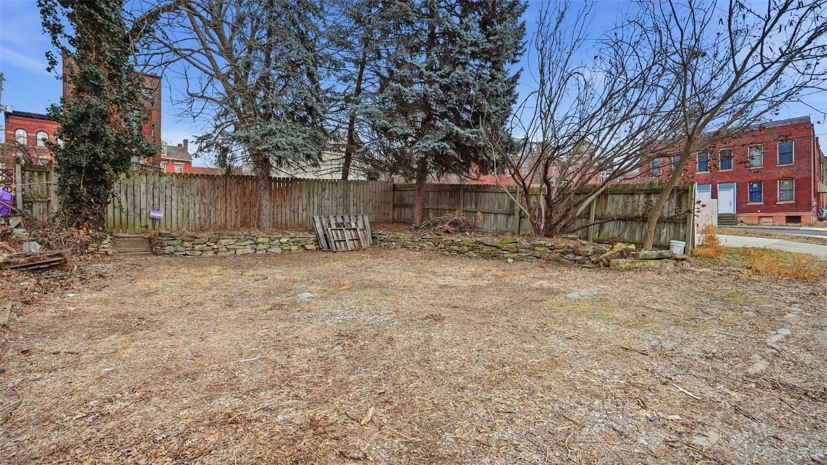 1411 Page St