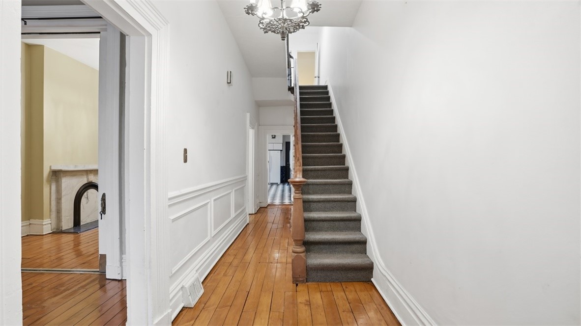 1411 Page St