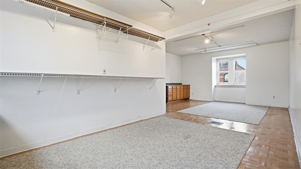 1411 Page St