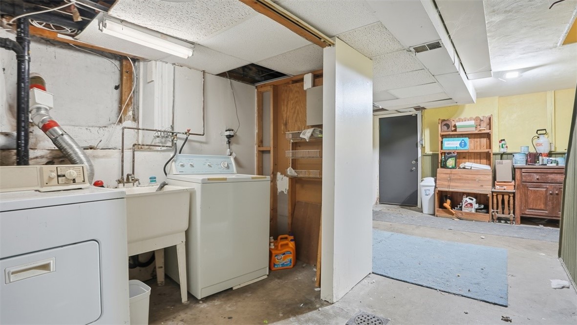 1411 Page St