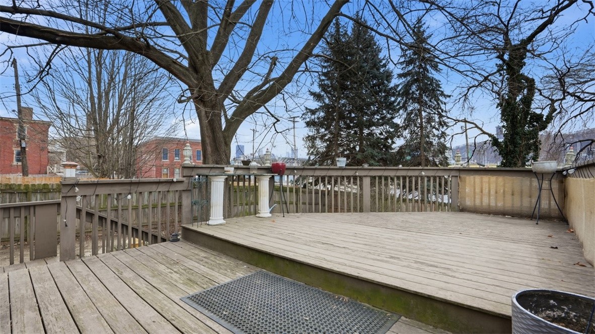 1411 Page St