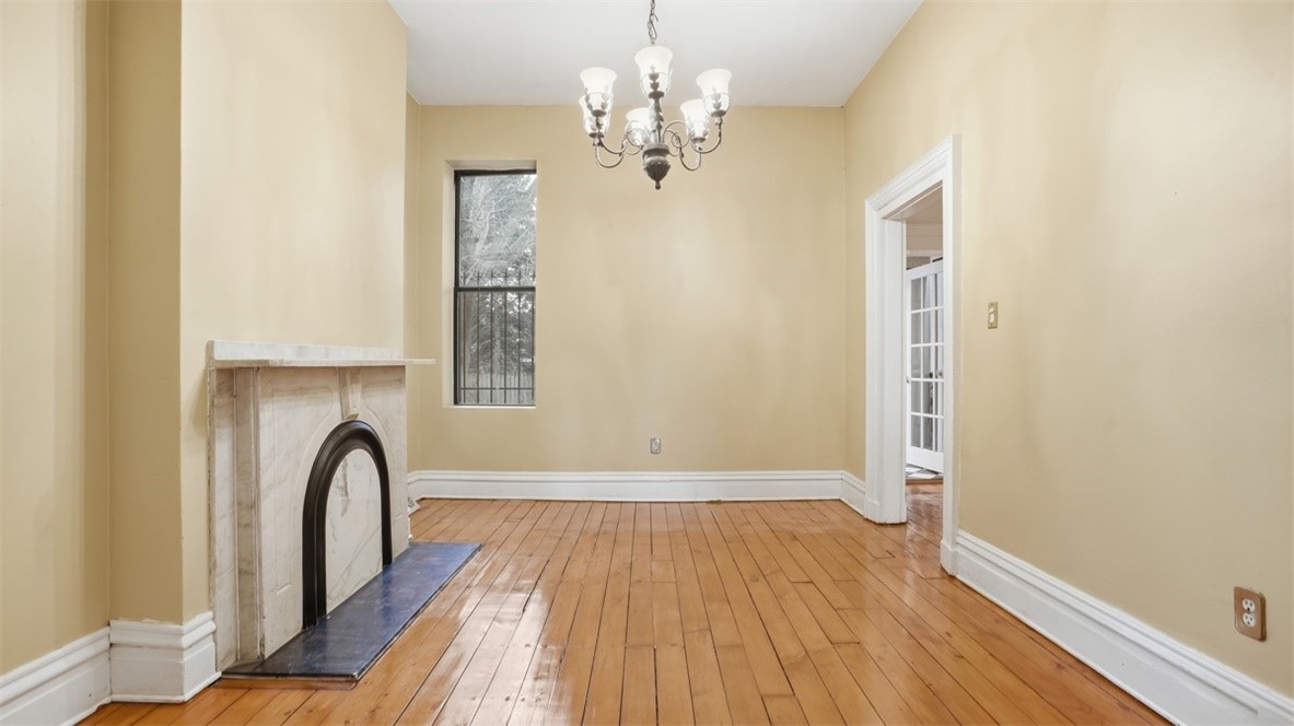 1411 Page St
