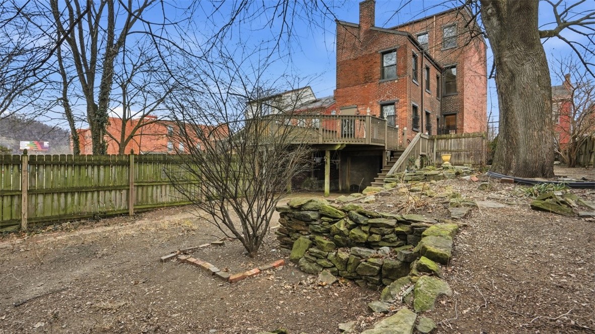 1411 Page St