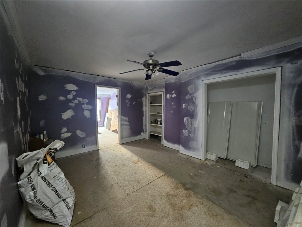 418 Ella St