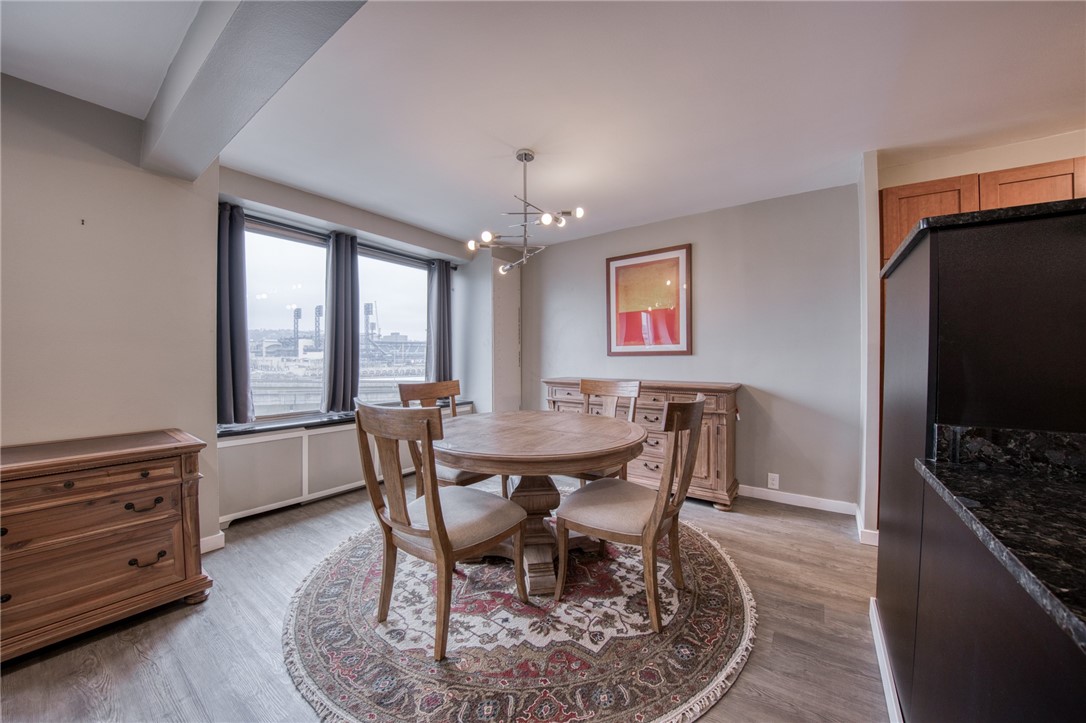 320 Fort Duquesne Blvd 4E