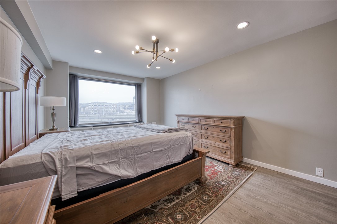 320 Fort Duquesne Blvd 4E