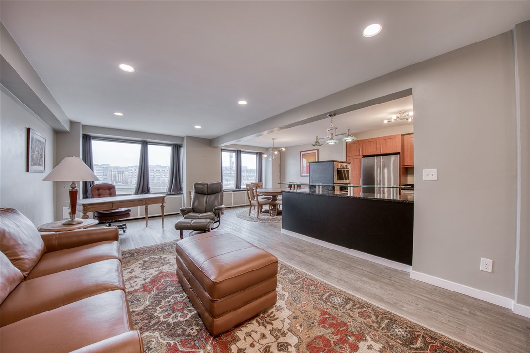 320 Fort Duquesne Blvd 4E