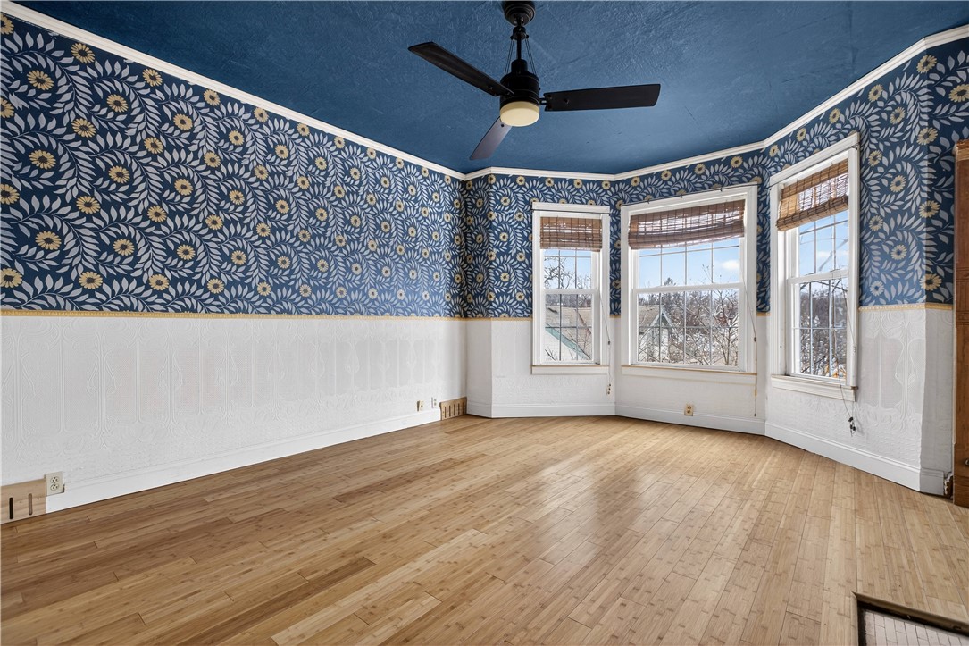 1454 Center Steet