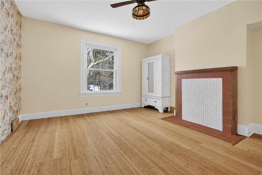 1454 Center Steet