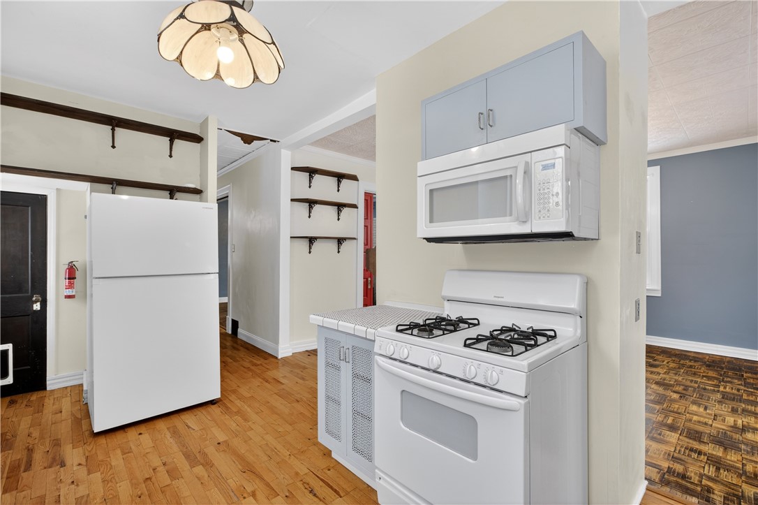 1454 Center Steet
