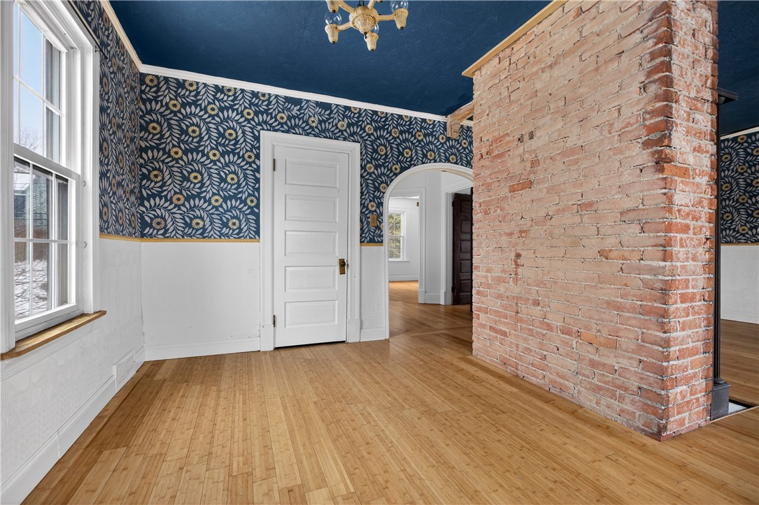 1454 Center Steet