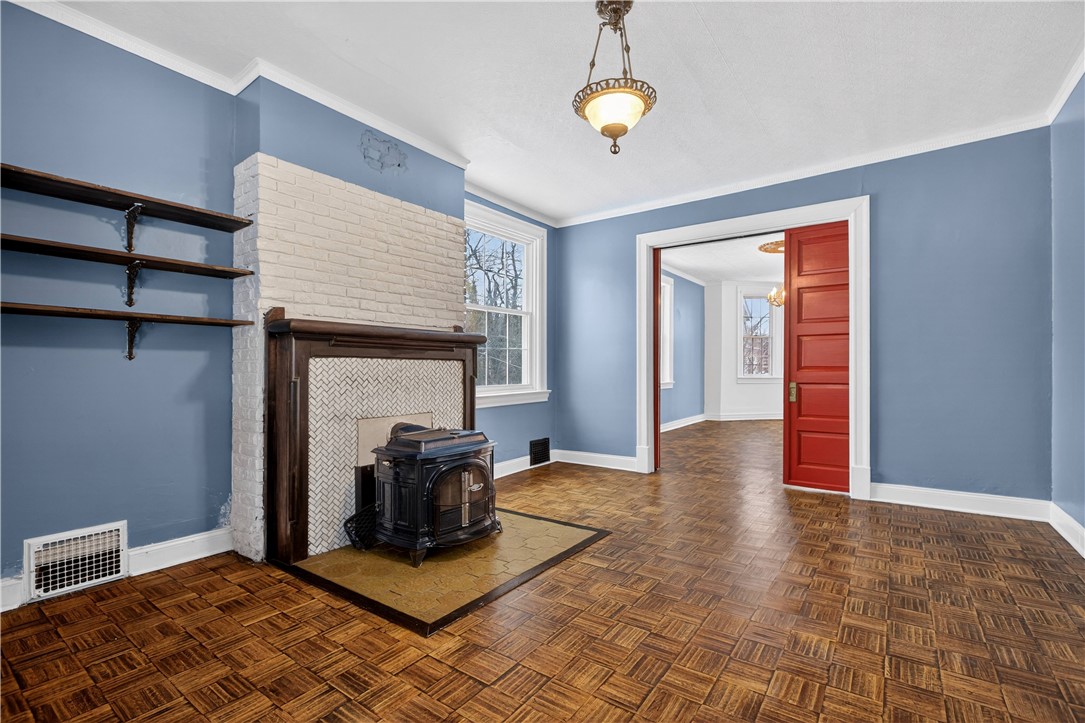1454 Center Steet