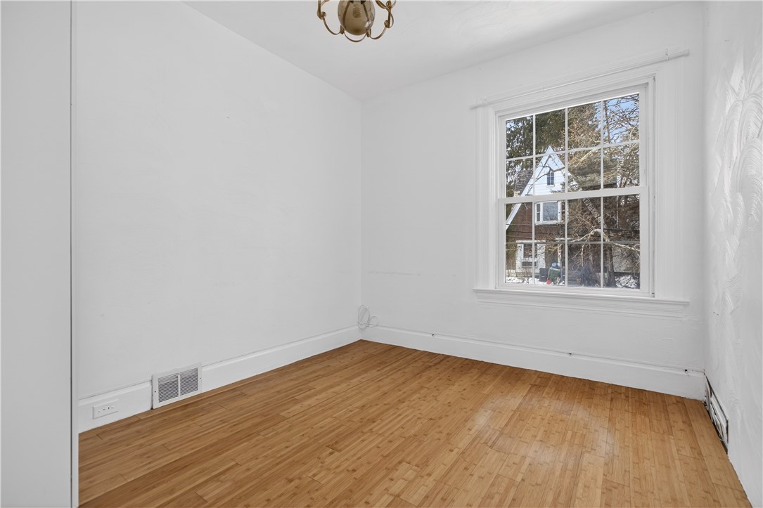 1454 Center Steet