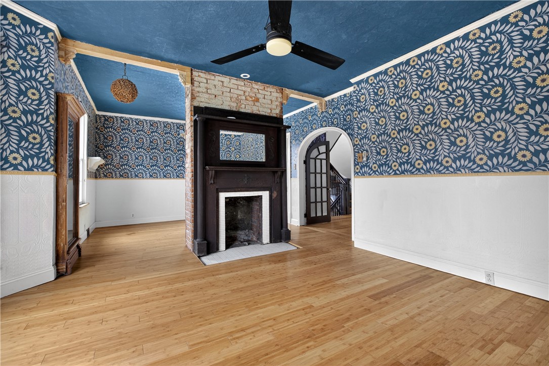 1454 Center Steet