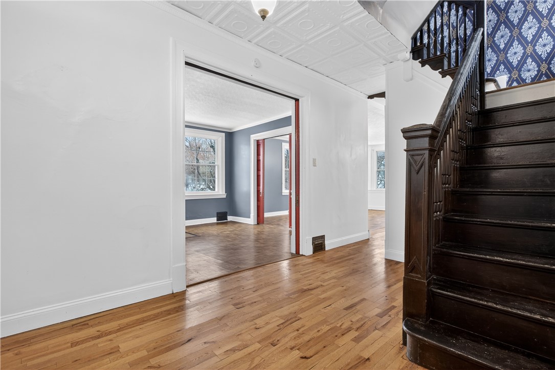 1454 Center Steet