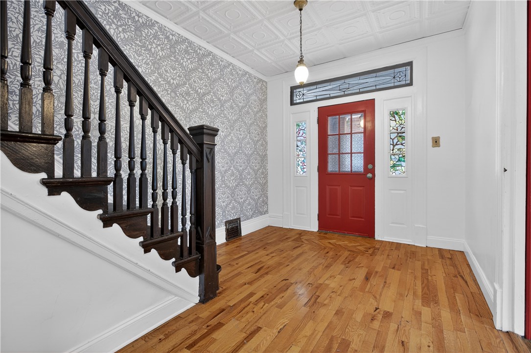 1454 Center Steet