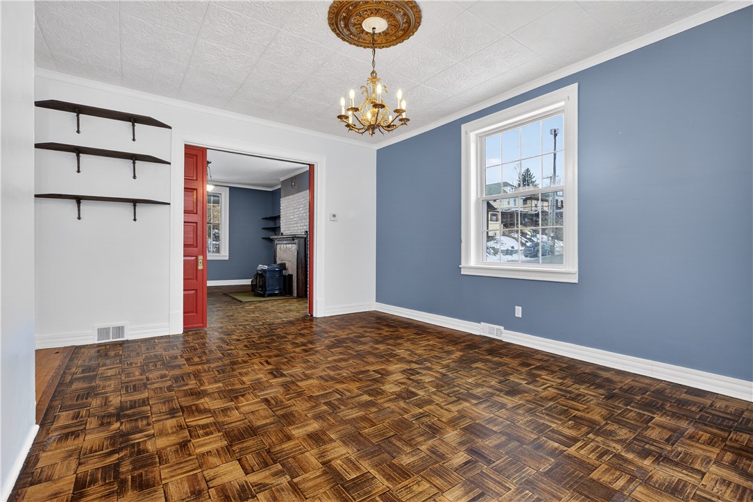 1454 Center Steet