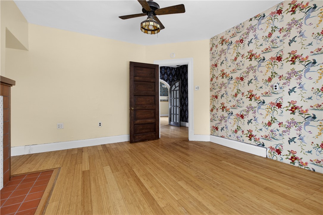 1454 Center Steet
