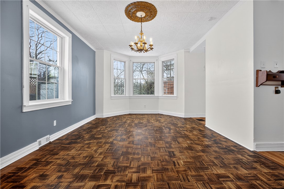 1454 Center Steet