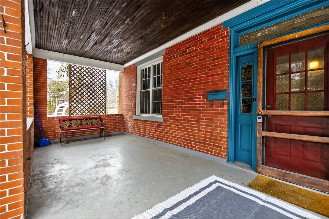 1454 Center Steet