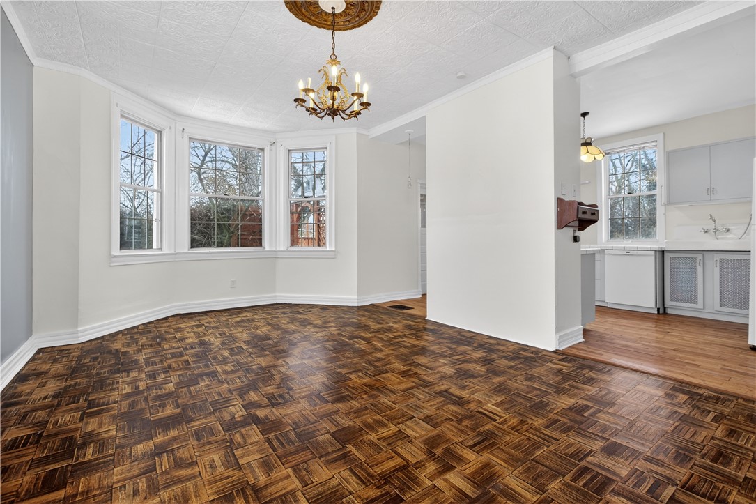 1454 Center Steet