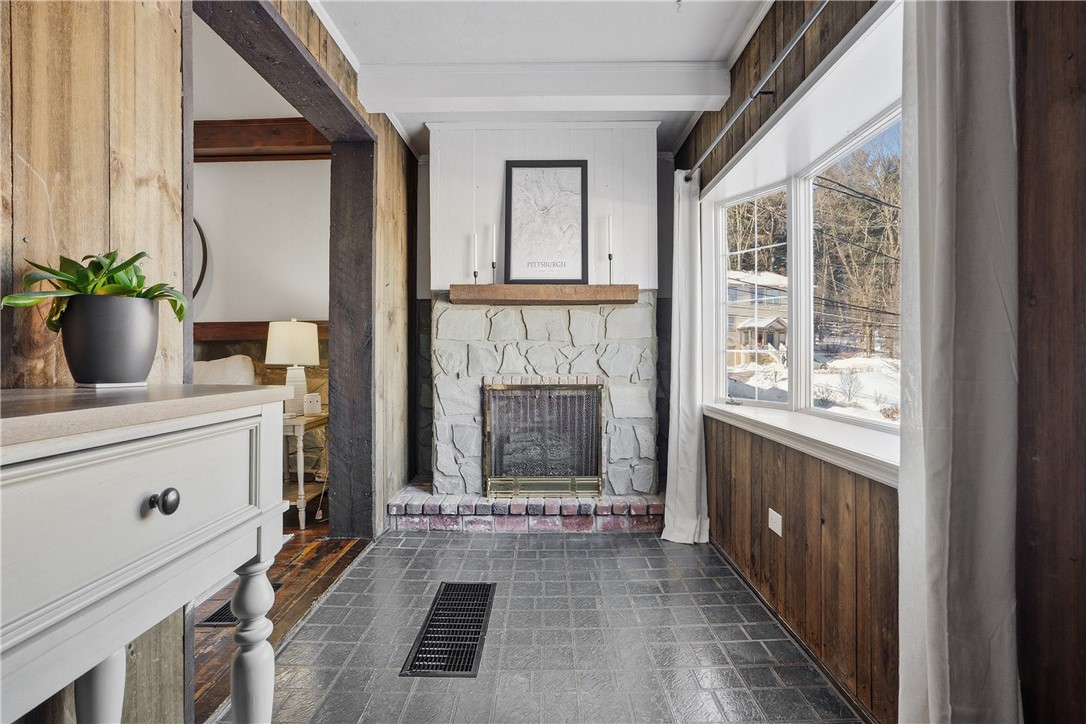 114 Montville St