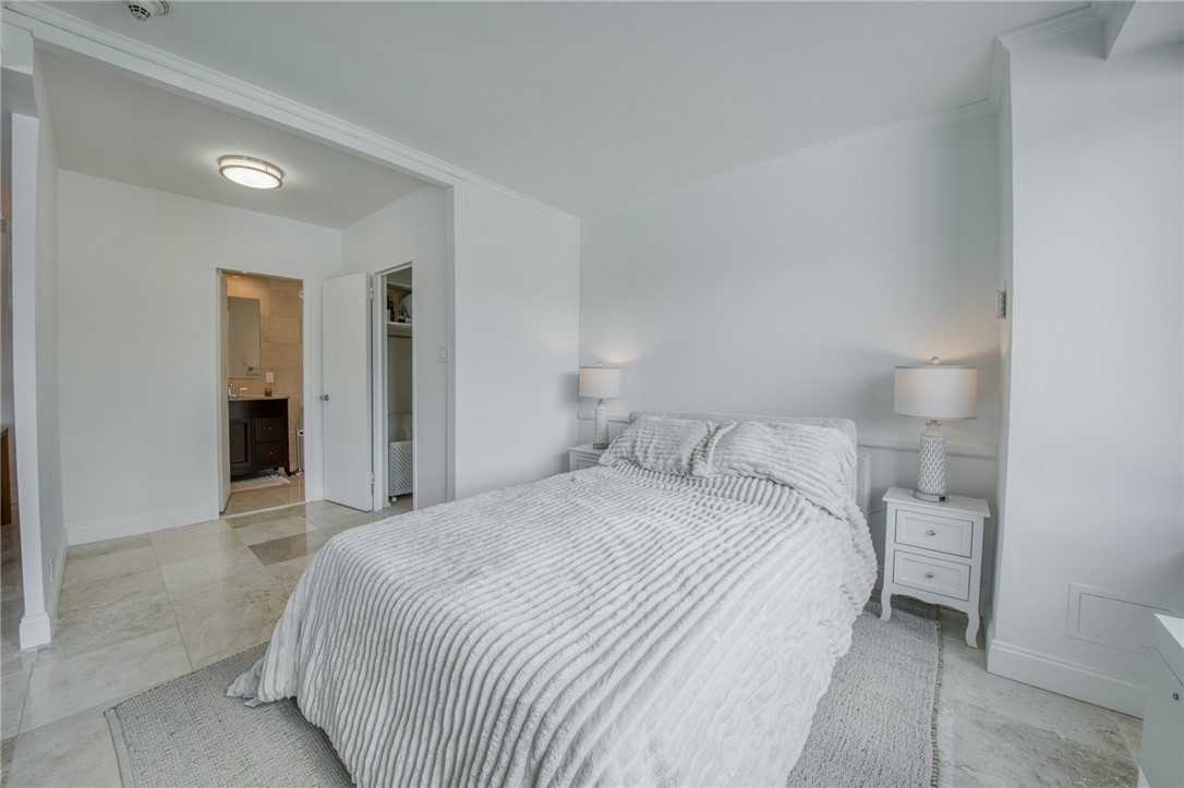 320 Fort Duquesne Blvd 10B