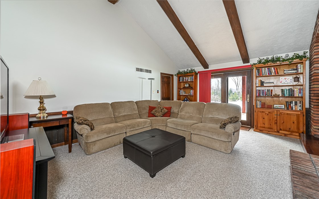 656 Bairdford Rd