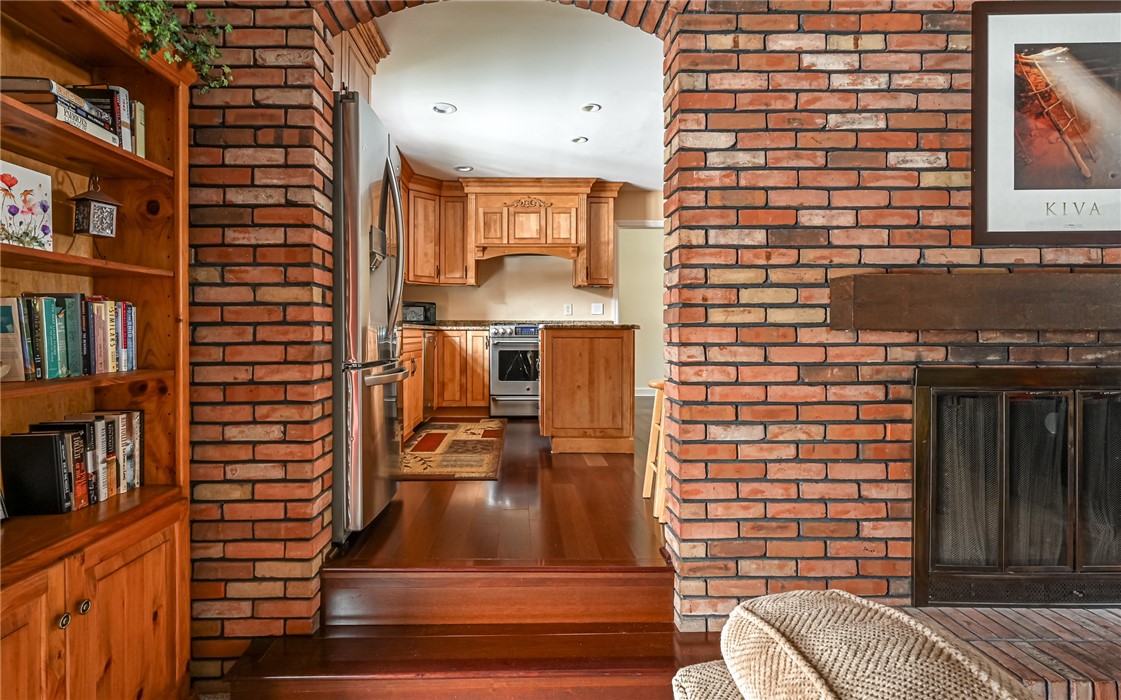 656 Bairdford Rd