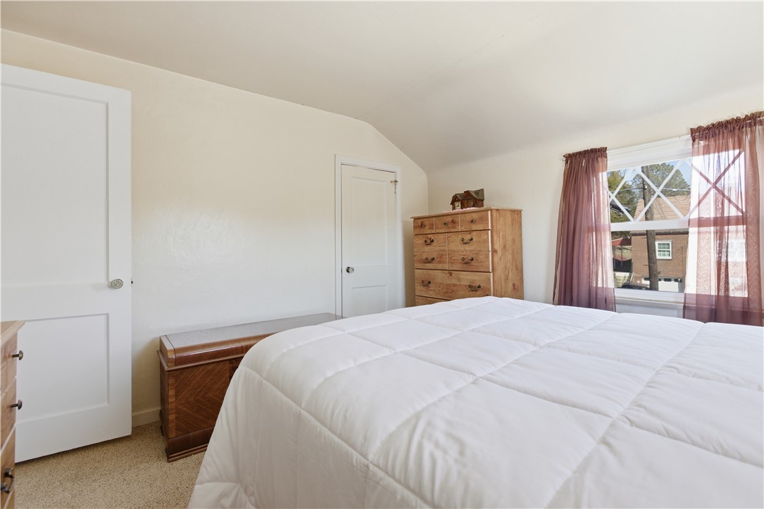 2 Oakridge Road