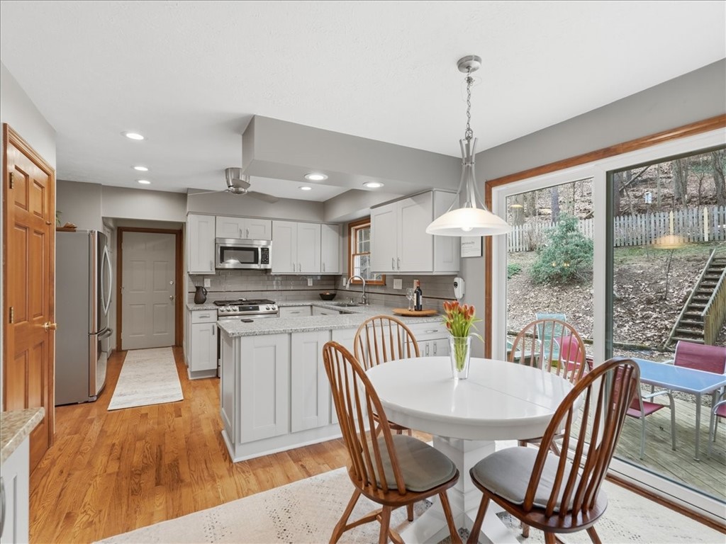 452 Tyburn Dr