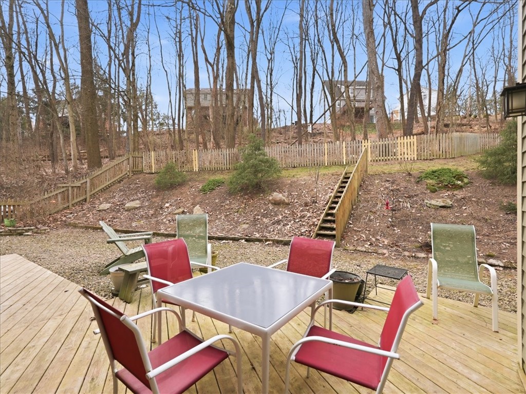 452 Tyburn Dr