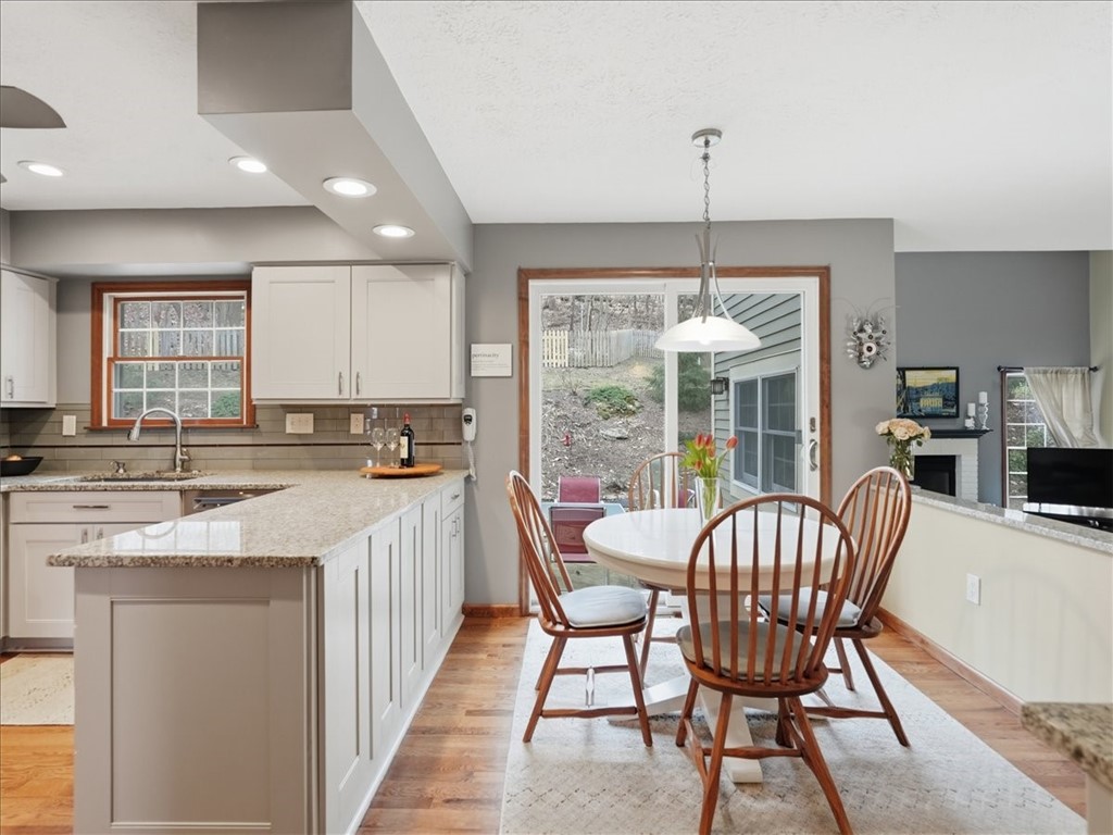 452 Tyburn Dr