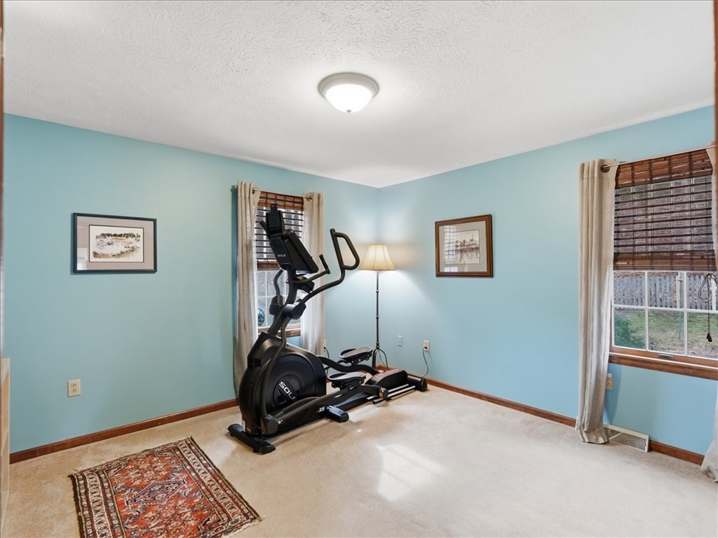 452 Tyburn Dr