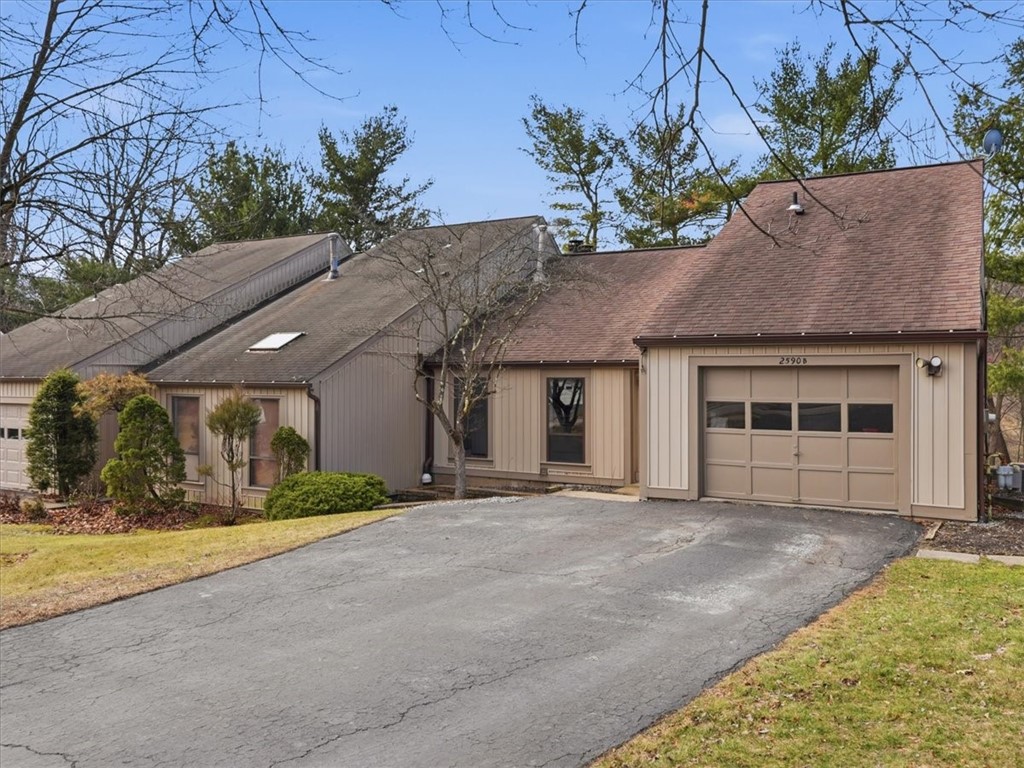 2590 Grouse Ridge #B B
