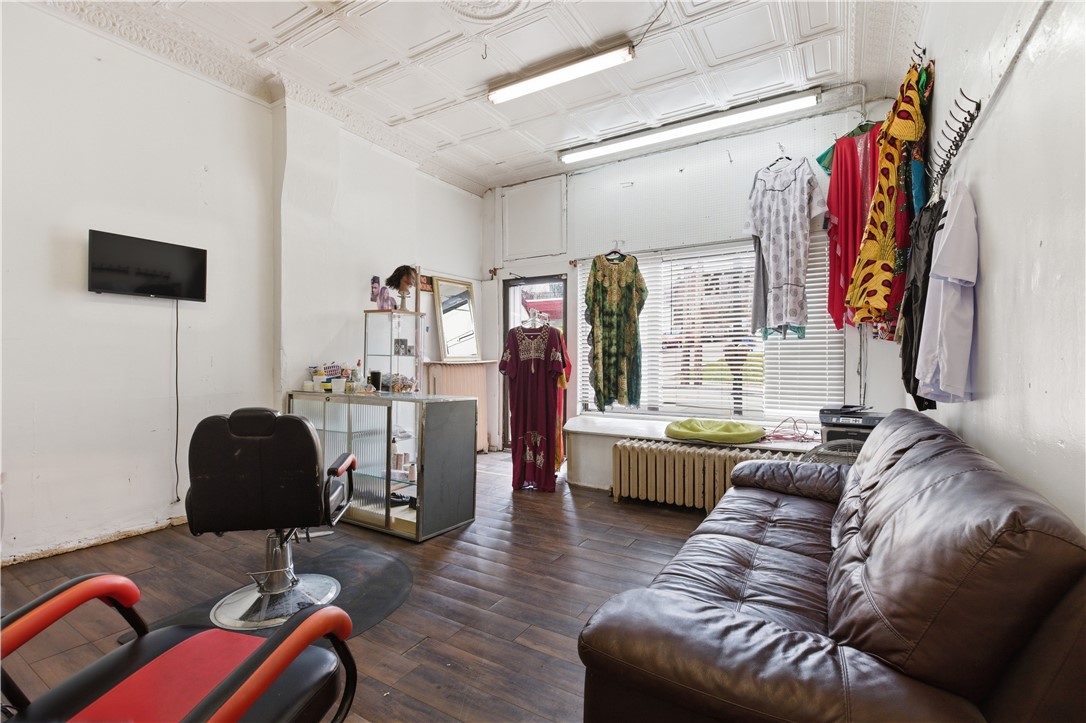 2721-2723 Brownsville Rd