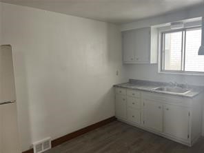 218 Bronx Ave 1