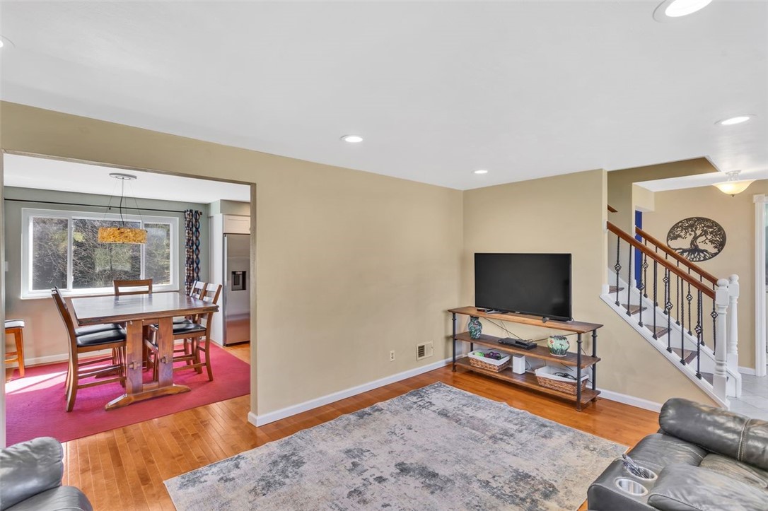 308 Mcintyre Rd