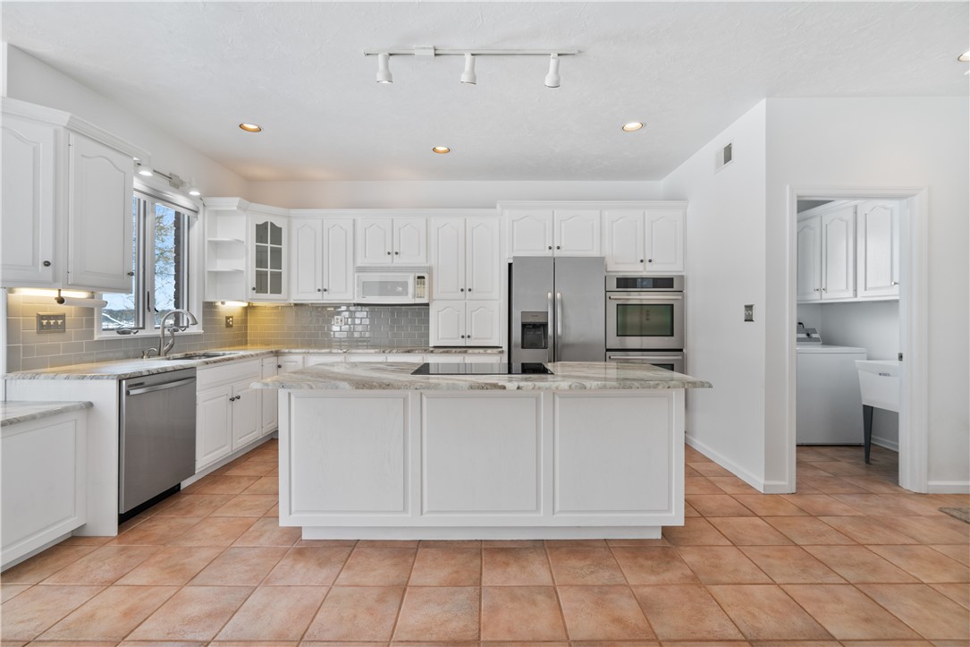 3110 Algonquin Trl