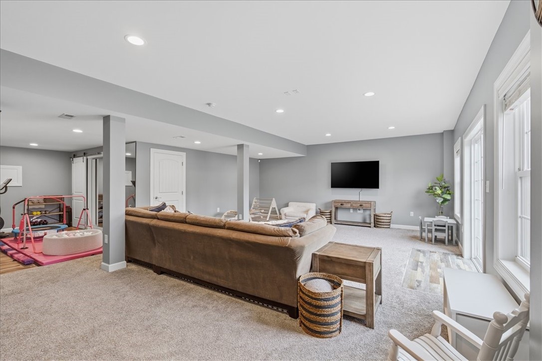 241 Tamarack Dr