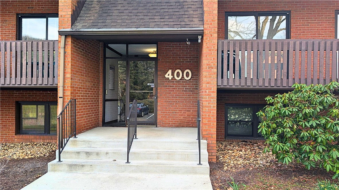 406 Mcknight Park Dr