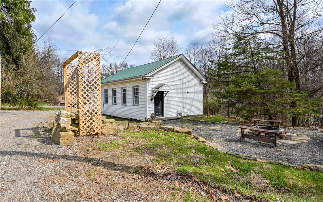 3261 Wexford Rd
