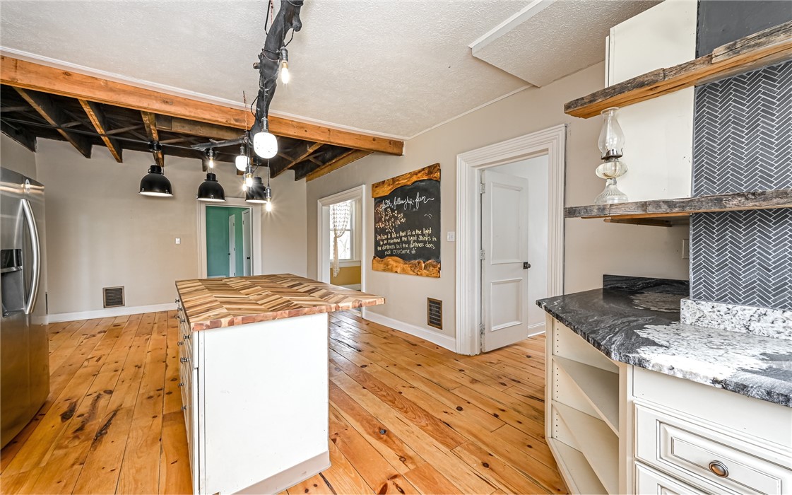 3261 Wexford Rd