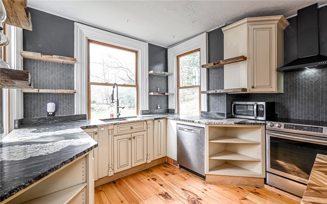 3261 Wexford Rd