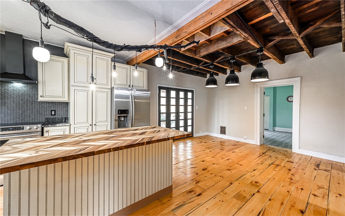 3261 Wexford Rd