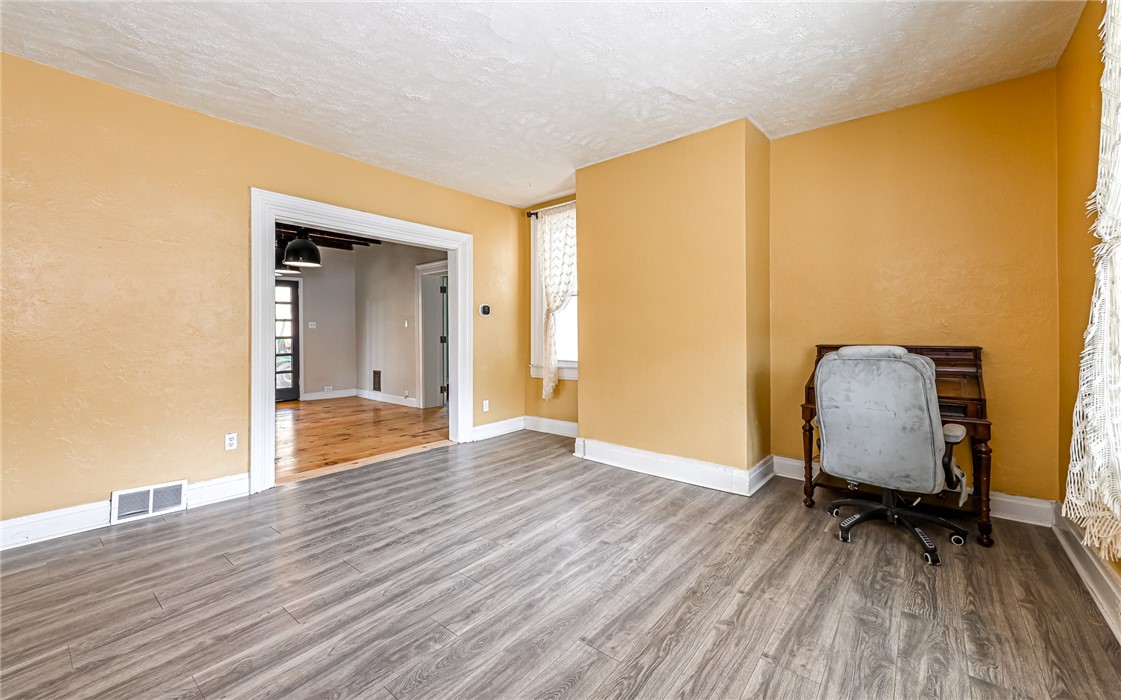 3261 Wexford Rd