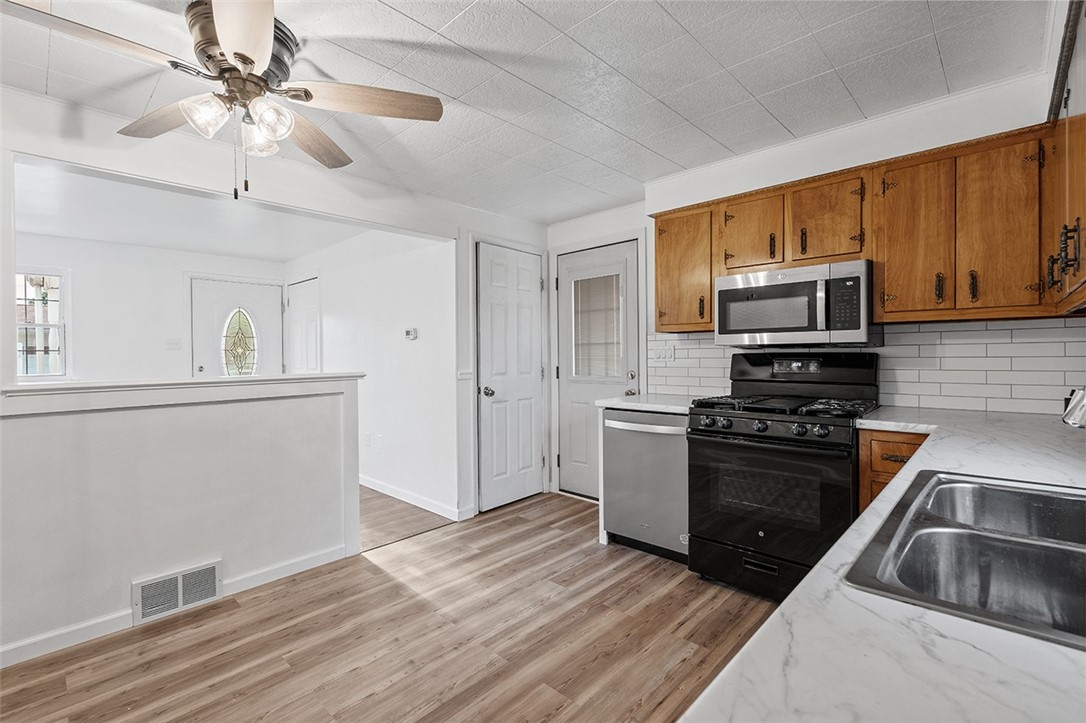 1004 Collins Ave
